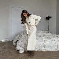 Damen Strickensemble mit klassischem V-Ausschnitt und Knopfdetails WW