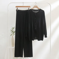 Damen strickendes Loungewear-Set mit feinem Rippmuster und herausragenden Knopfdetails WW