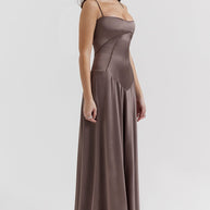 WW | Abendkleid Satin Glanz Spaghetti Träger Rückenfrei Schmaler Schnitt Elegantes Kleid