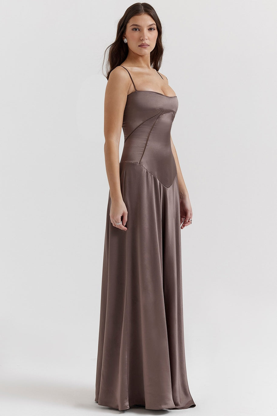 Damen Abendkleid mit figurbetontem Schnitt und elegantem Satin-Finish WW