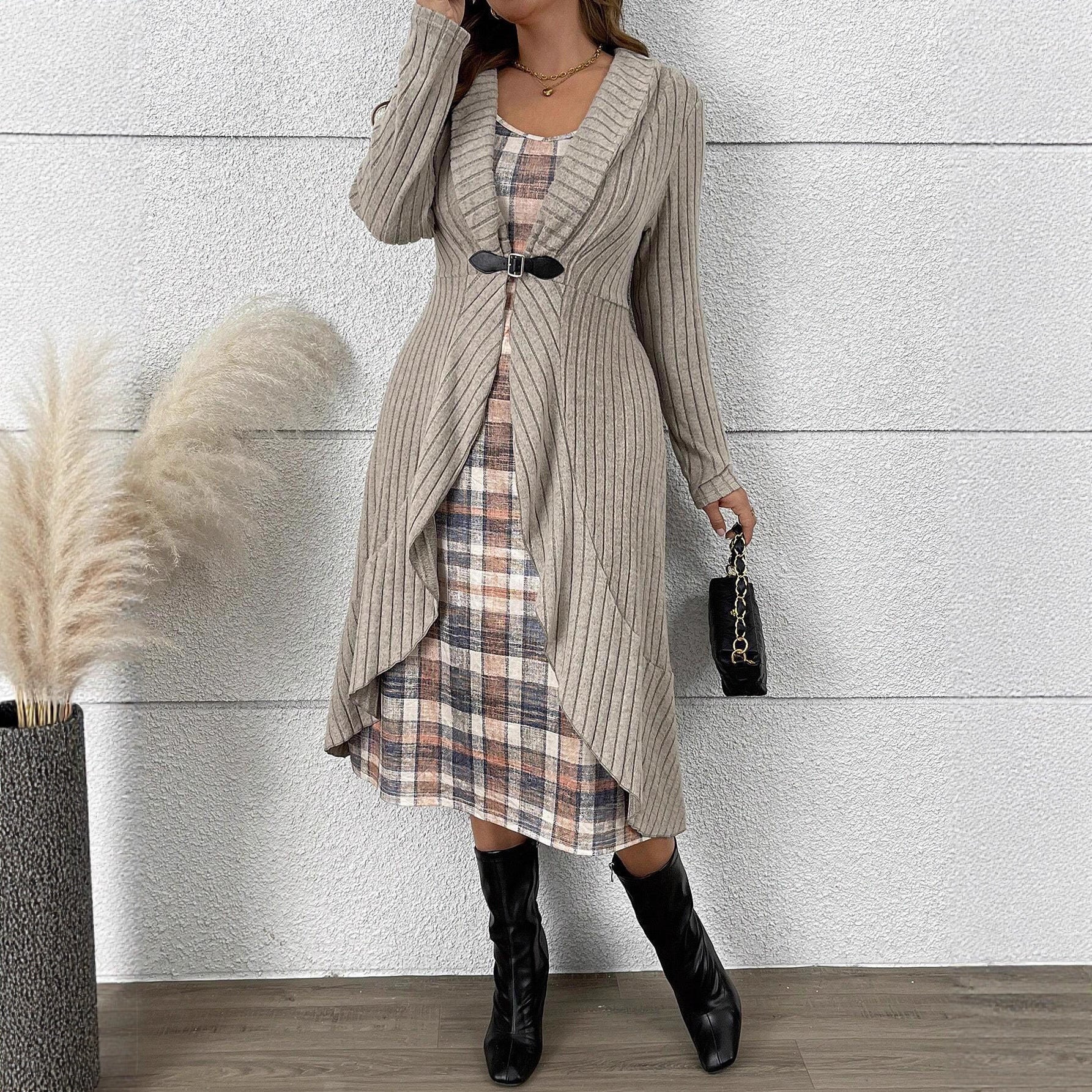 Damen Strickjacke mit asymmetrischem Saum und modischer Schnalle WW