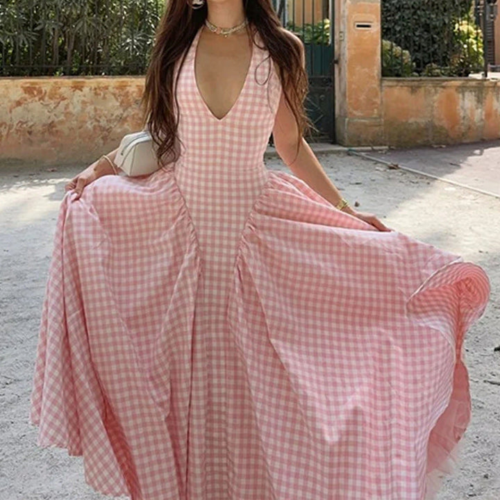 Damen Maxikleid mit elegantem V-Ausschnitt und fließendem Tellerrock W&W Mode