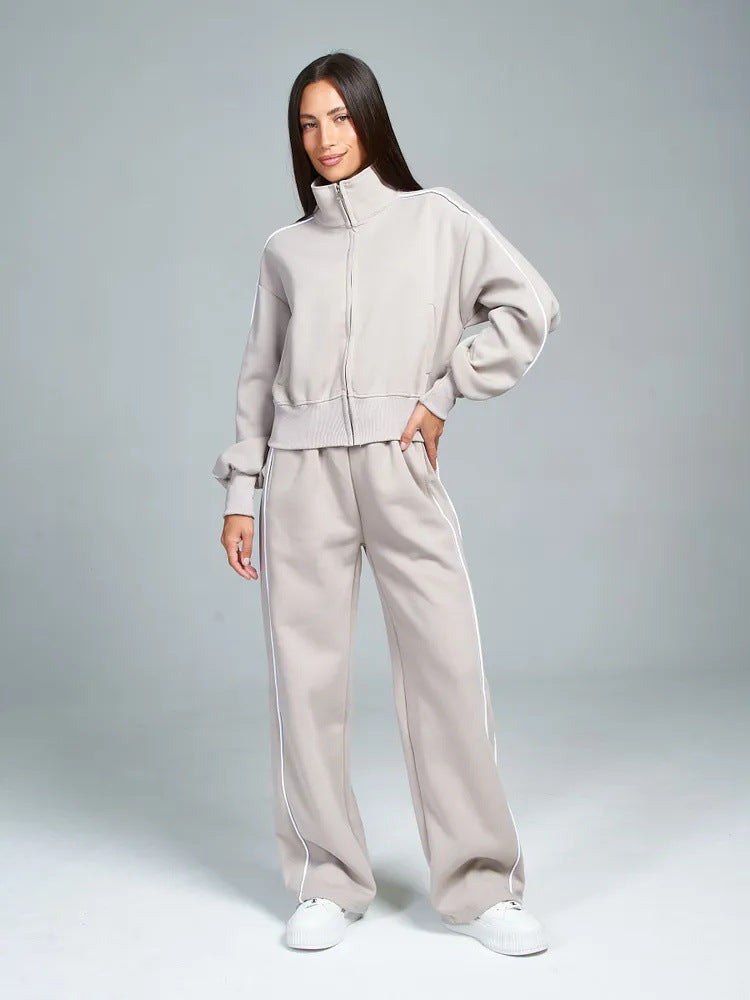 Damen sportliches Freizeit-Set mit hochgeschlossener Jacke und weit geschnittenen Hosen WW