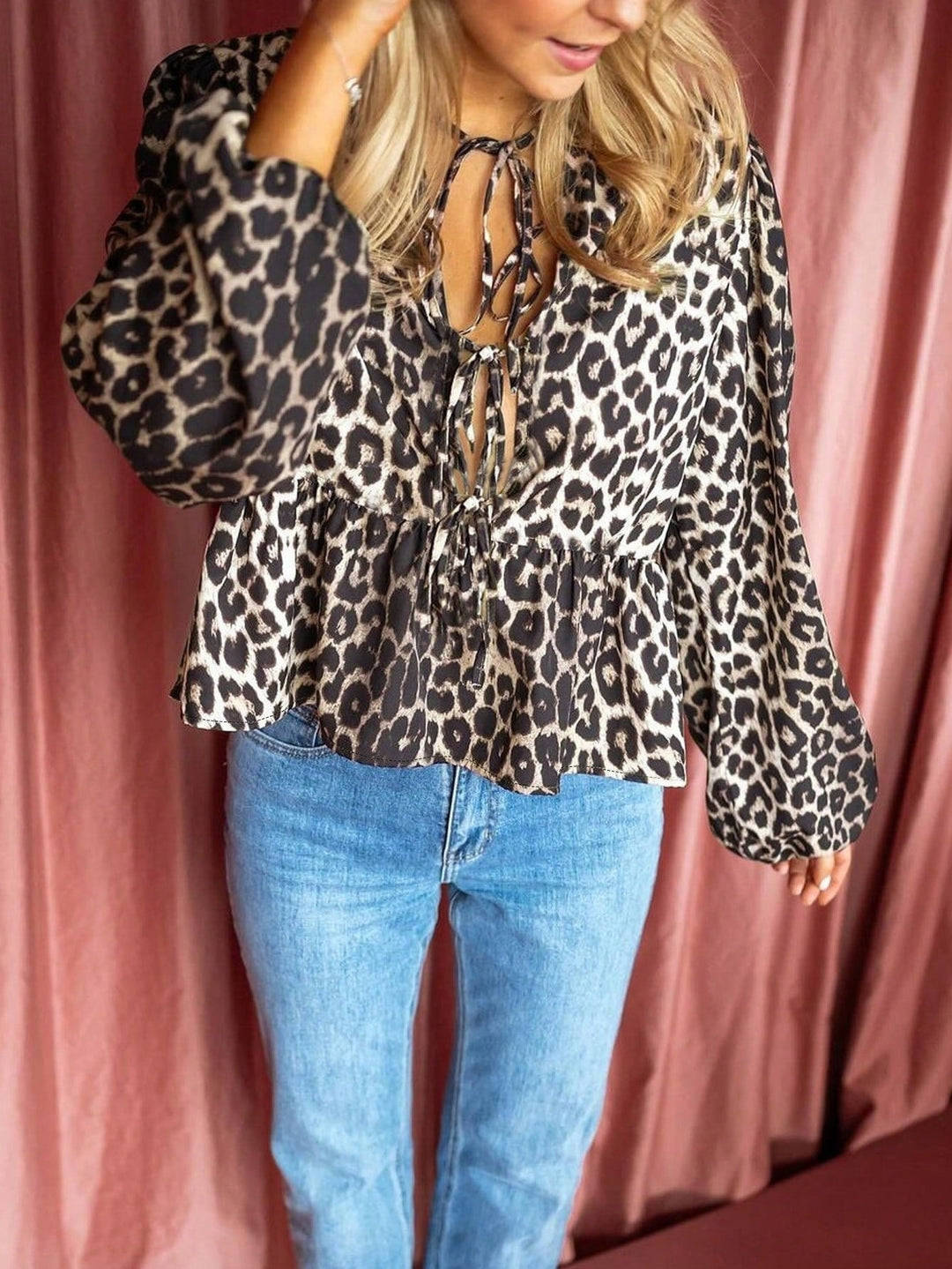 Damen Bluse mit Leo-Print und Rüschen W&W Mode