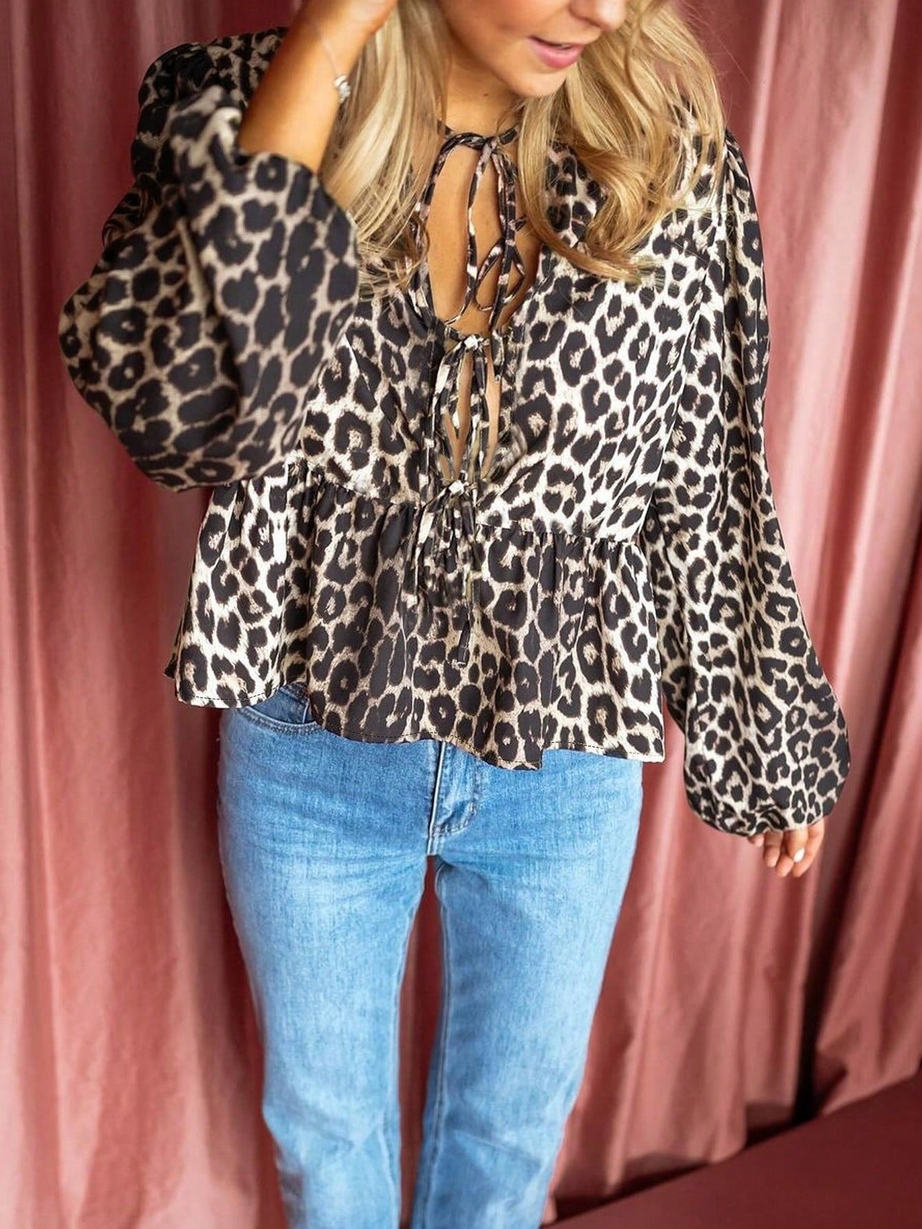 Damen Bluse mit Leo-Print und Rüschen WW