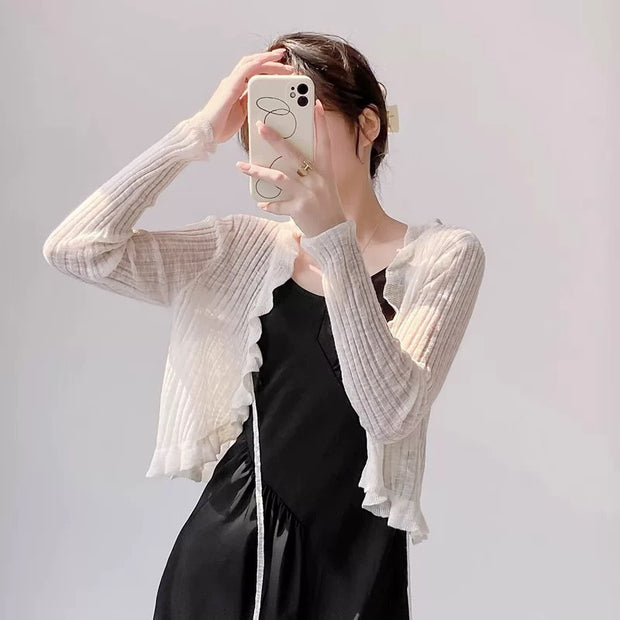 Damen Strickjacke mit Rüschendetails und luftiger Struktur WW