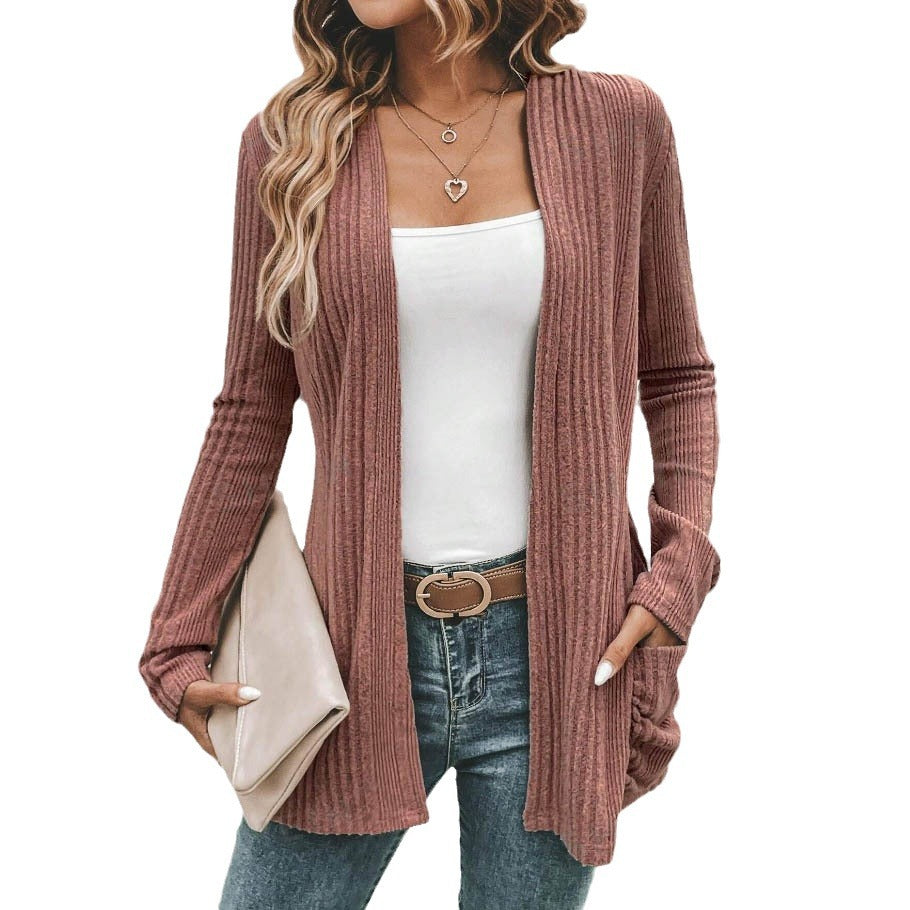 Damen Feinstrickjacke mit tiefem V-Ausschnitt und praktischen Taschen WW