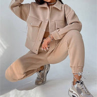 Damen Sportliches Set aus Oversize-Jacke und bequemen Joggerhosen WW