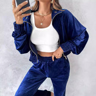 Damen Sportanzug mit weichem Samt und modernem Schnitt WW