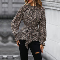 Damen Bluse mit elegantem Wickeldesign und dekorativen Rüschendetails WW