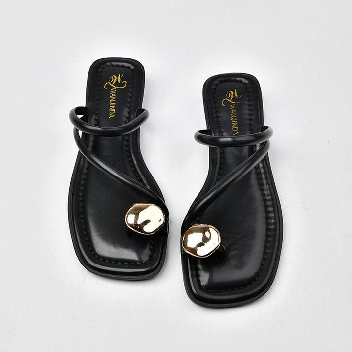 Damen Riemchensandalen aus Kunstleder mit Metallakzent