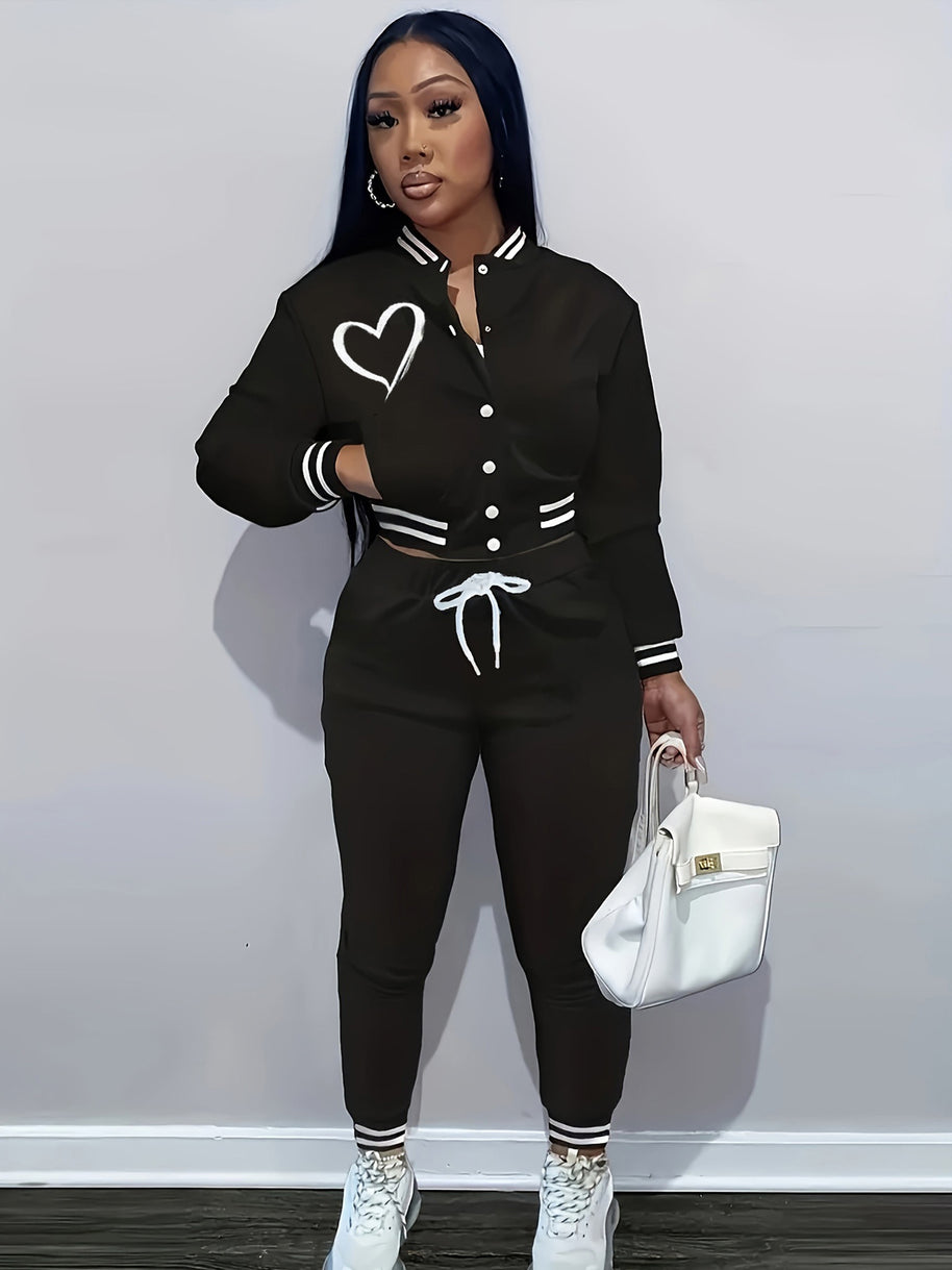 Damen Sportanzug mit modischem Schnitt und praktischen Taschen WW