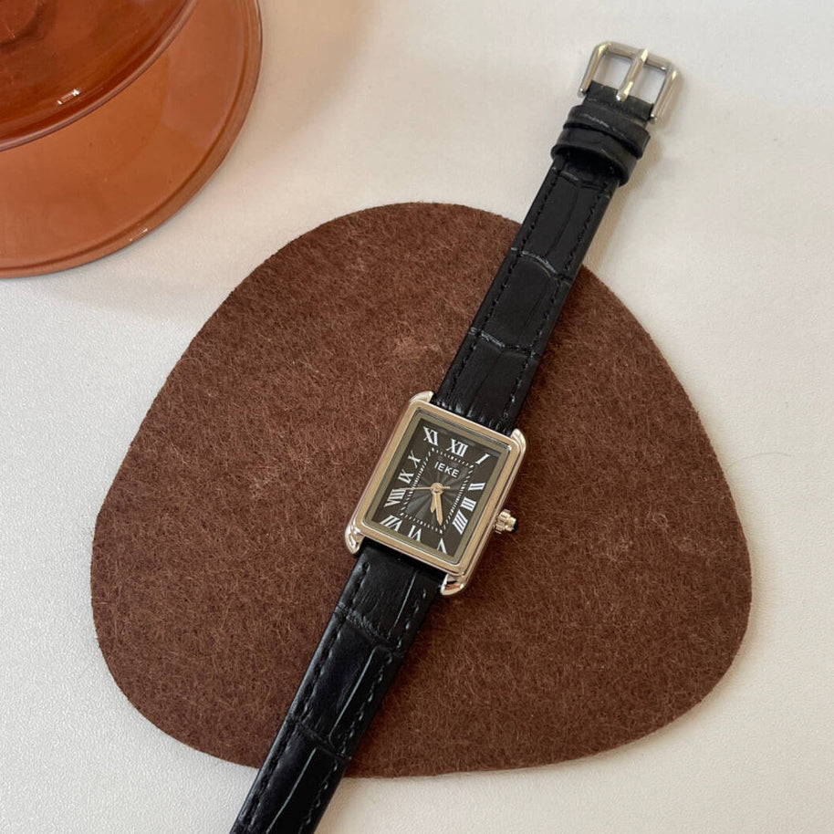WW | Quadratische Damenarmbanduhr Mit Lederband Und Römischen Zahlen