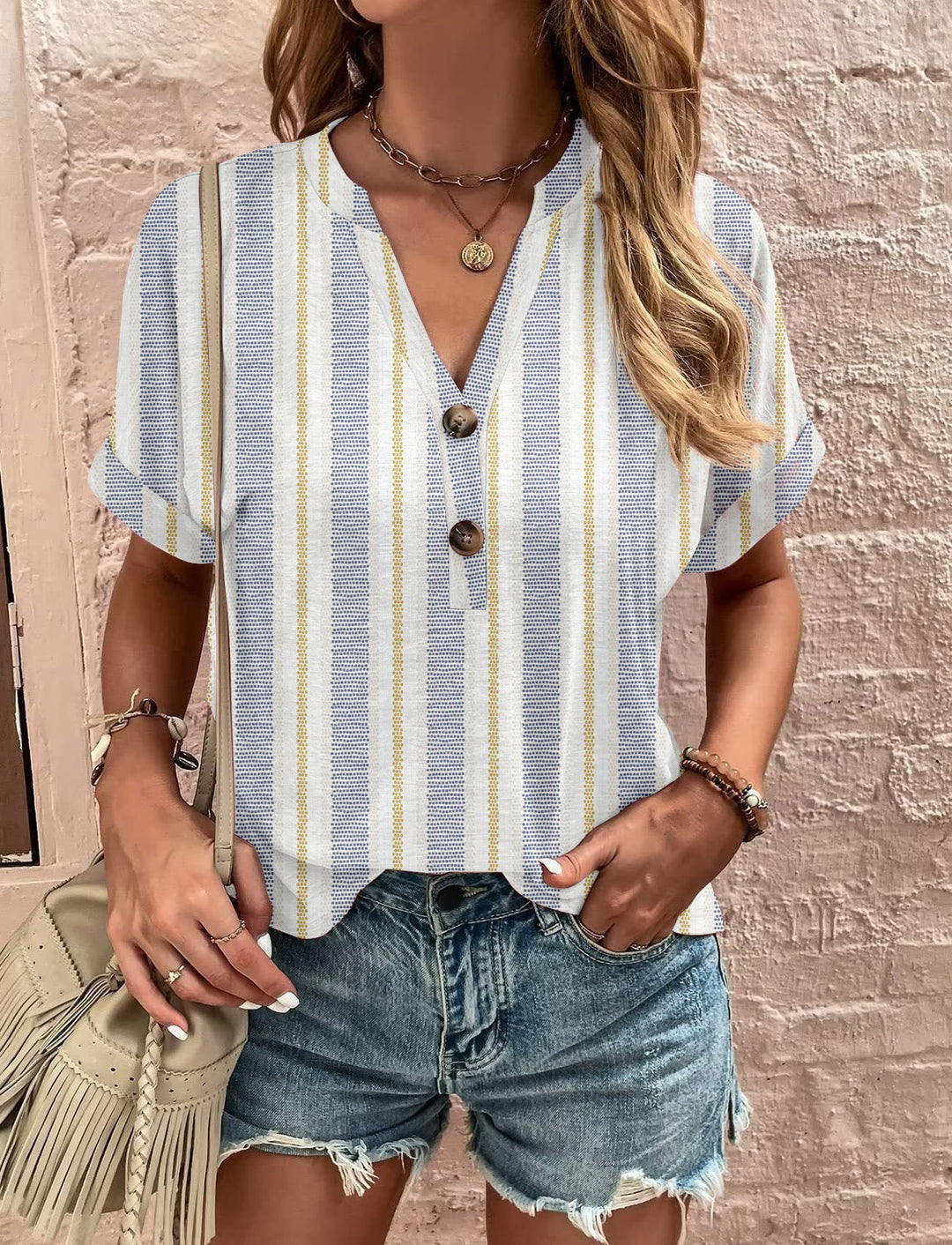 Damen lässiges kurzärmliges Blusenshirt mit verspieltem Paisleymuster und modernen Knopfdetails W&W Mode