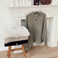 Damen Strickjacke mit oversized Schnitt und eleganten Knopfdetails WW