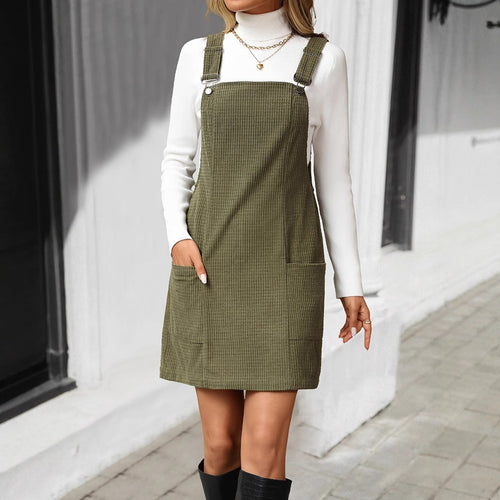 Damen Latzkleid aus hochwertigem Cordmaterial mit praktischen Taschen W&W Mode