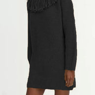 Damen Strickkleid mit Fransenkragen und gerippten Ärmeln WW