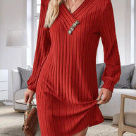 Damen Röhrenkleid mit elegantem V-Ausschnitt und dekorativen Knöpfen WW