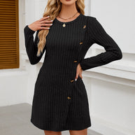 Damen Strickkleid mit hochwertigem Rippdesign und dekorativen Knöpfen WW