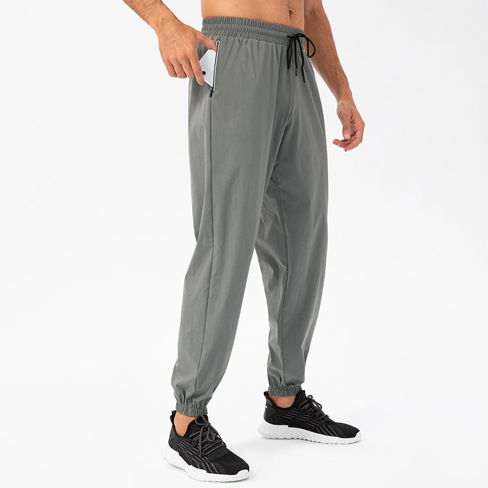 Herren Sportliche Jogginghose mit elastischem Bund und praktischen Reißverschlusstaschen WW
