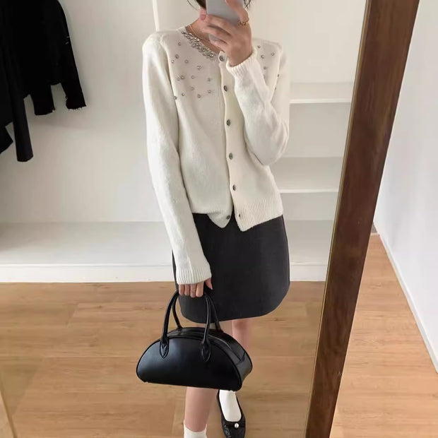 Damen Strickjacke mit eleganten Perlenapplikationen und klassischem Rundhalsausschnitt WW