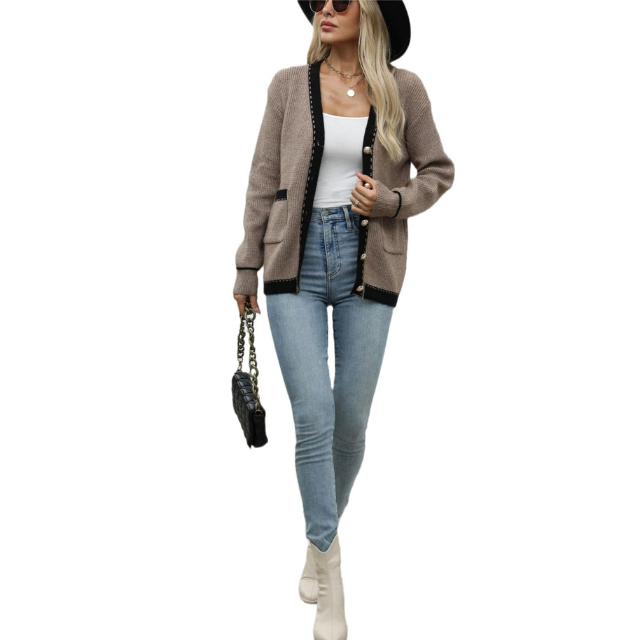 Damen Strickjacke mit dekorativen Knopfdetails und kontrastierendem Muster WW