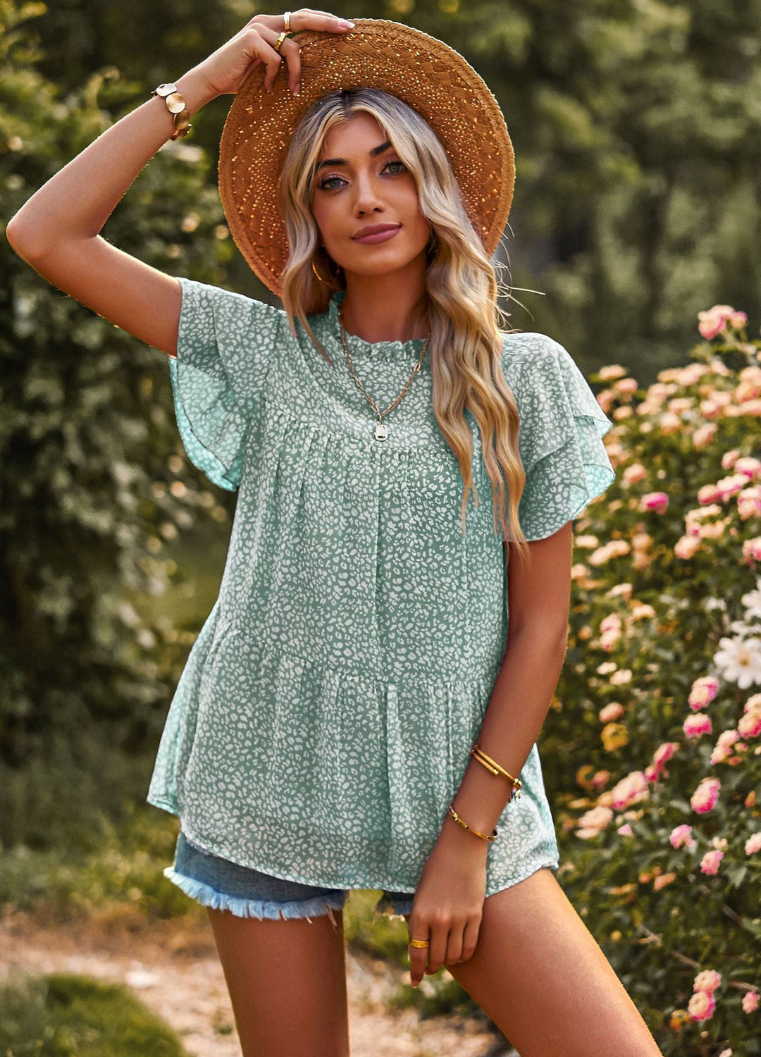 Damen beschwingtes Blusenshirt mit Rüschendetails und floralem Design W&W Mode