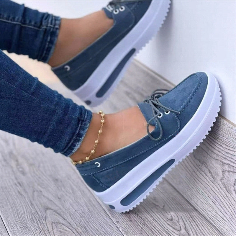 Damen Sneaker mit stilvollem Plateau WW