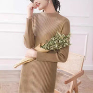 Damen Strickkleid mit feiner Rippstruktur und hohem Kragen WW