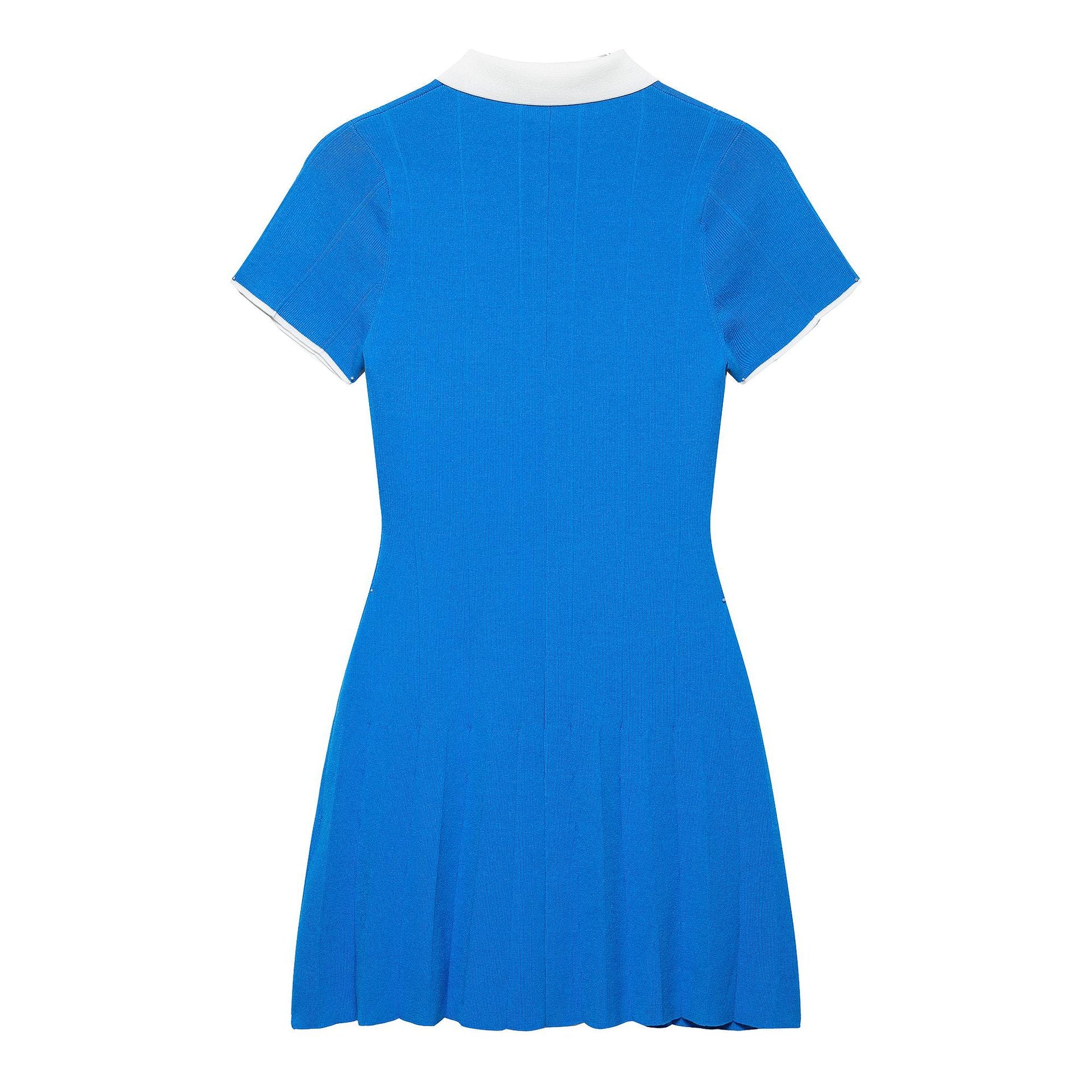 Femme Polo Kleid mit plissiertem Rock und kontrastierendem Kragen WW