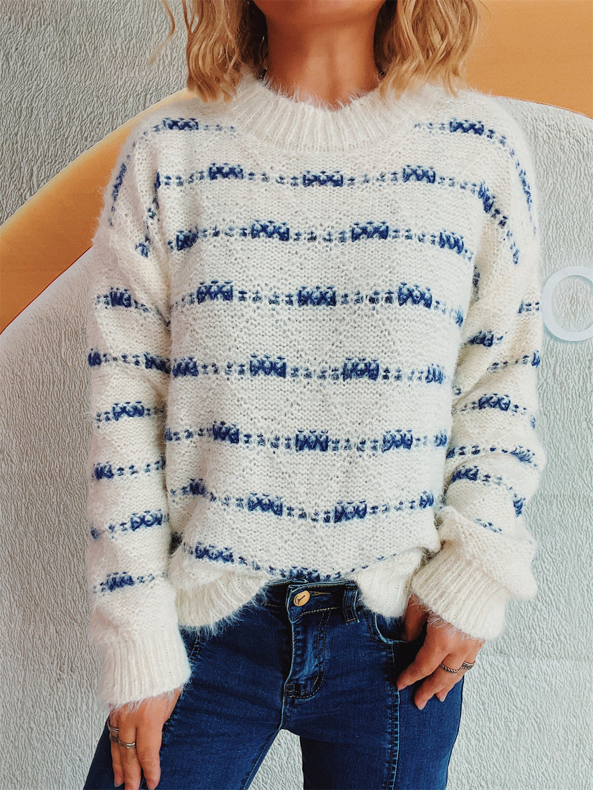 Damen Pullover mit weichem Mohair-Material und modernem Streifenmuster WW