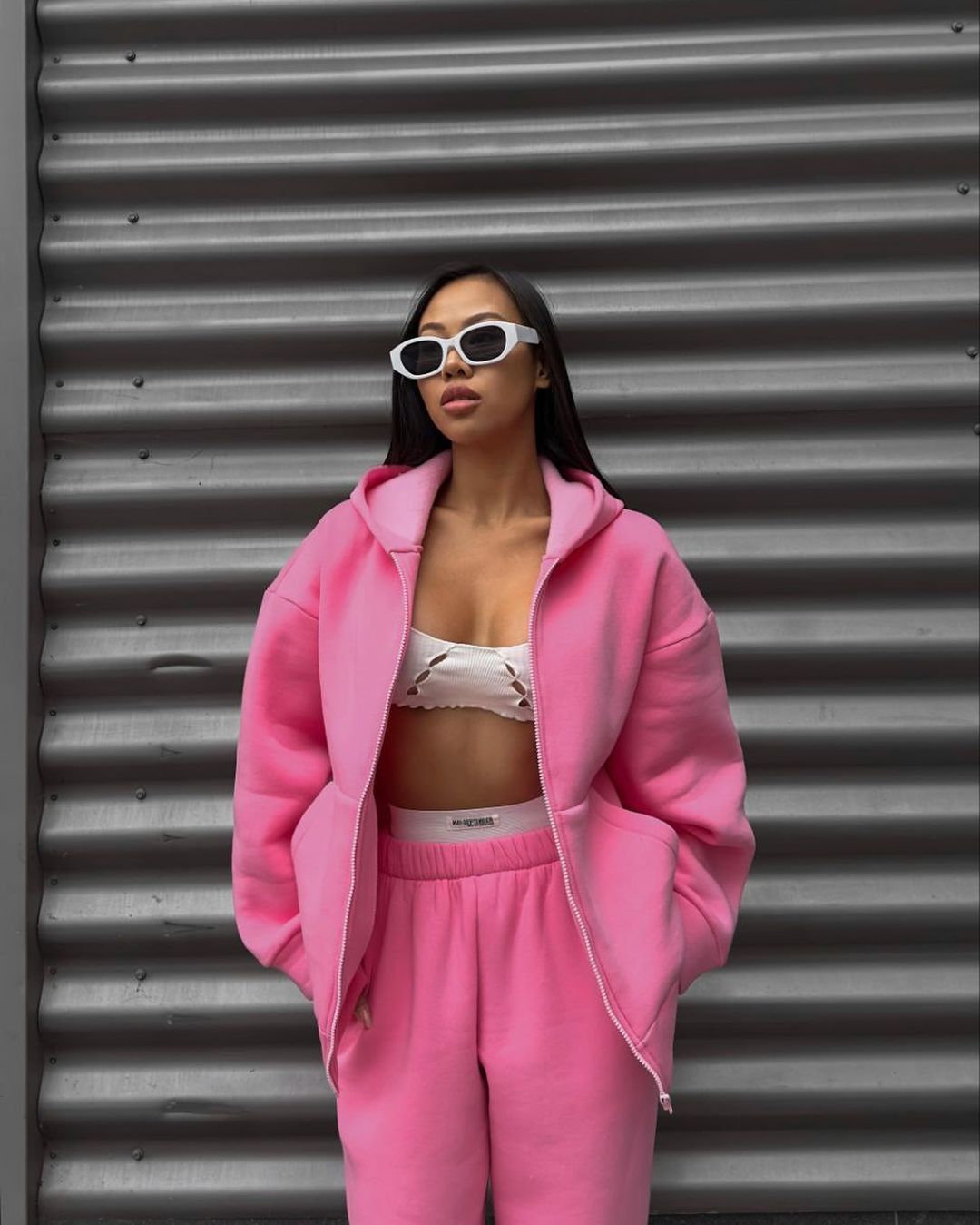 Damen Sportliches Set aus Kapuzenjacke und Jogginghose WW