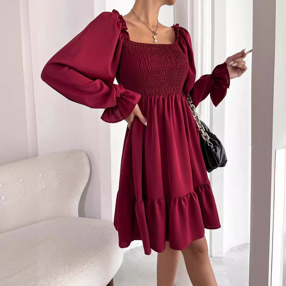 Damen eingearbeitetes Minikleid mit voluminösen Rüschenärmeln und Square-Neck WW