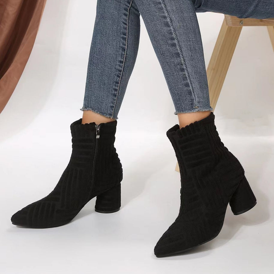 Damen Stiefeletten mit zeitgemäßem Strickdesign und komfortablem Blockabsatz WW