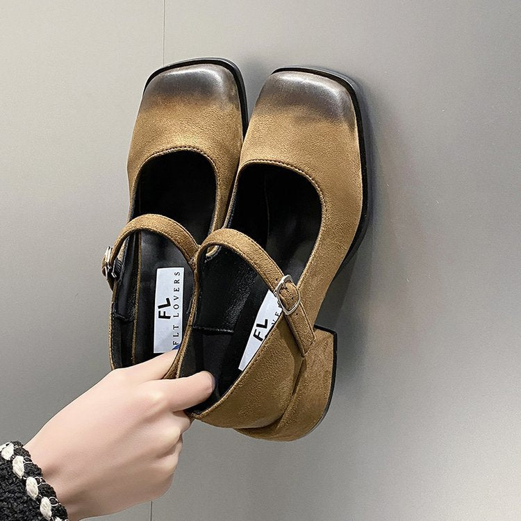Damen klassische Mary Jane Schuhe mit verstellbarem Riemen und blockiertem Absatz W&W