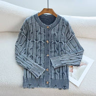 Damen Strickjacke mit strukturiertem Zopfmuster und eleganten Holzknöpfen WW