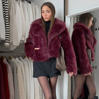 Damen Kunstpelzjacke mit voluminösem Kragen und elegantem Schnitt WW