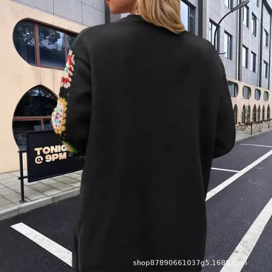 Damen Strickjacke mit einzigartigem Häkelmuster und weitem Schnitt WW