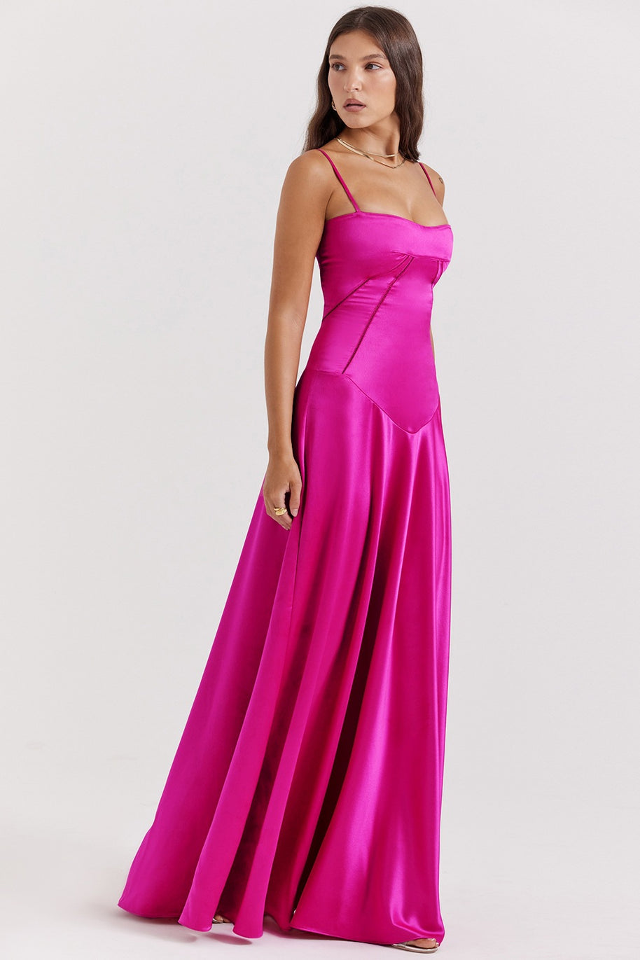 Damen Abendkleid mit figurbetontem Schnitt und elegantem Satin-Finish WW