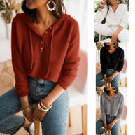 Damen cropped Kapuzenpullover mit strukturiertem Stoff und dekorativen Knöpfen WW