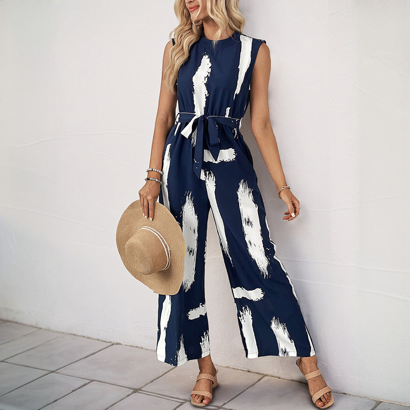 Damen Jumpsuit mit modernem Streifenmuster und praktischen Bindegürtel W&W Mode