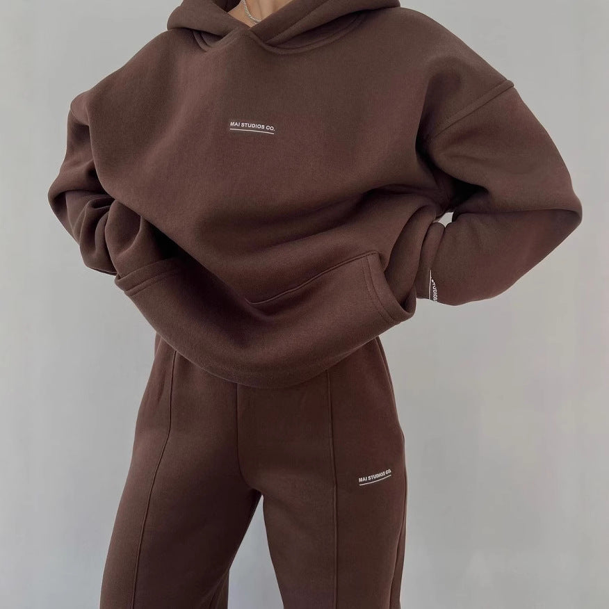Damen Bequemer Oversized Hoodie mit Kängurutasche und modernem Schriftzug WW