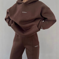Damen Bequemer Oversized Hoodie mit Kängurutasche und modernem Schriftzug WW