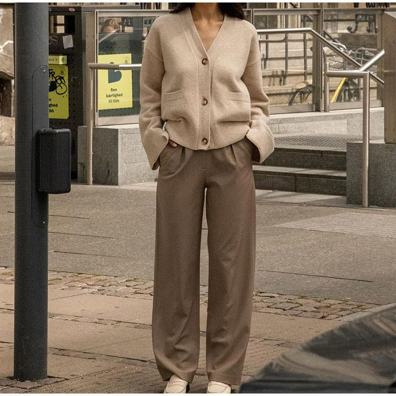 Damen Strickjacke mit eleganter Schnittführung und oversized Ärmeln WW