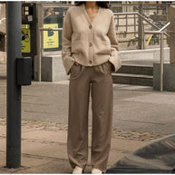 Damen Strickjacke mit eleganter Schnittführung und oversized Ärmeln WW