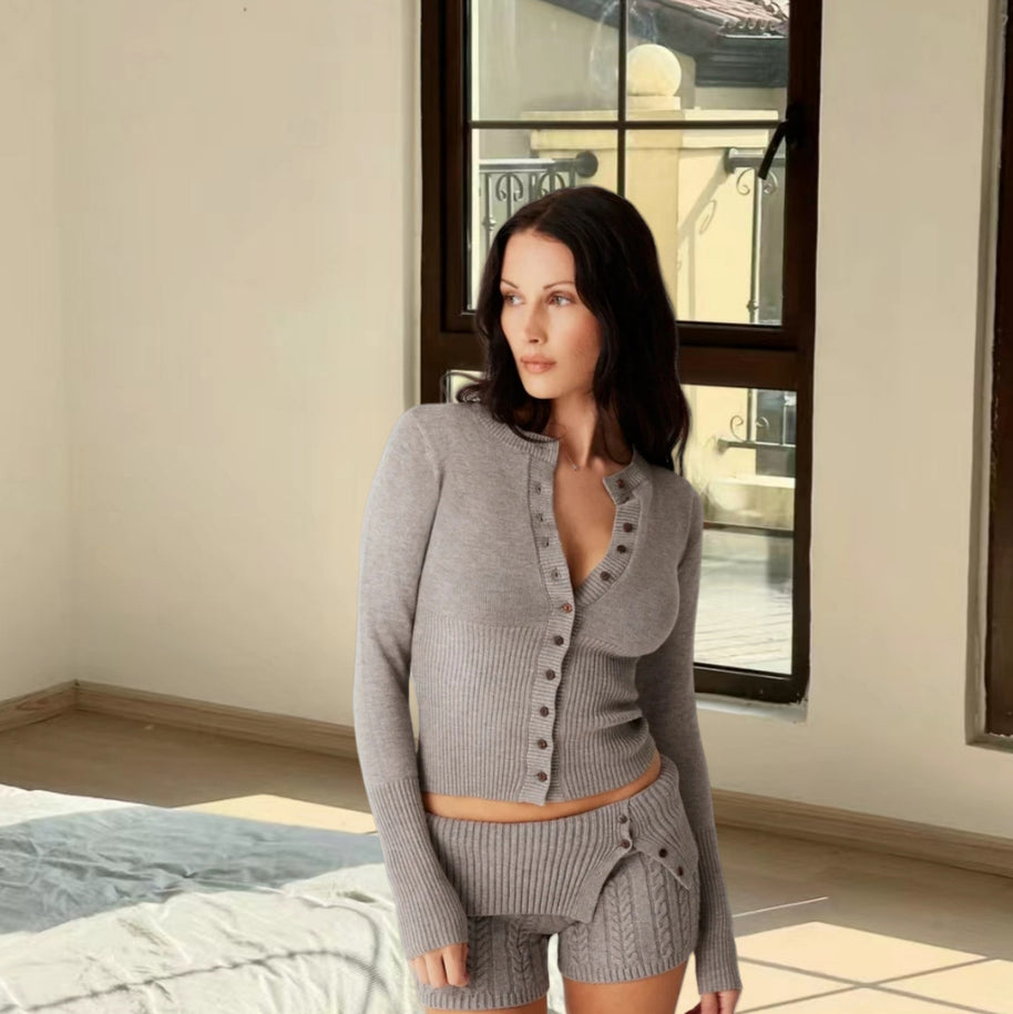 Damen Strick Set mit Knopfdetails und kurzem Schnitt WW