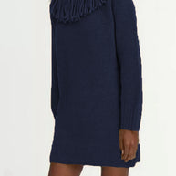 Damen Strickkleid mit Fransenkragen und gerippten Ärmeln WW