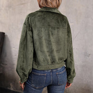 Damen Strickjacke im lässigen Cord-Look mit dekorativen Knöpfen und zwei Brusttaschen WW
