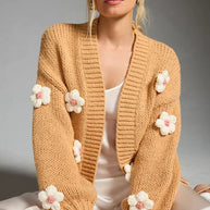Damen Strickjacke mit Blumenapplikationen WW
