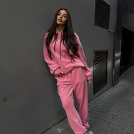 Damen sportliches Freizeit-Set mit oversized Hoodie und lässigen Jogginghosen WW
